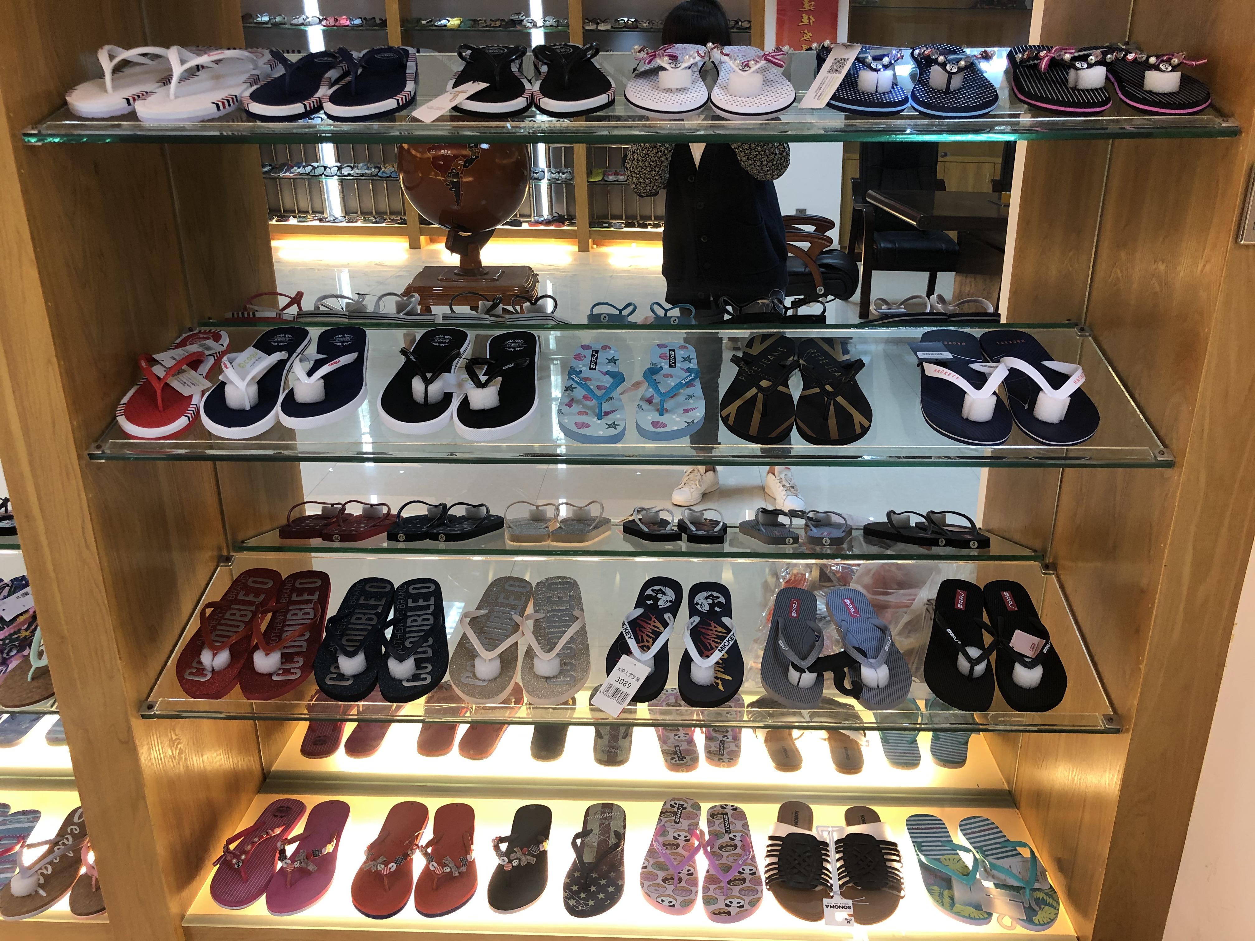 slipper sample room 03